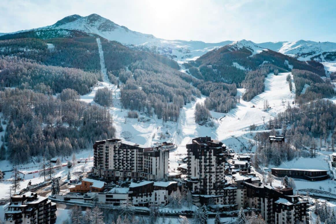 Skieur sur le domaine du Sauze Super-Sauze