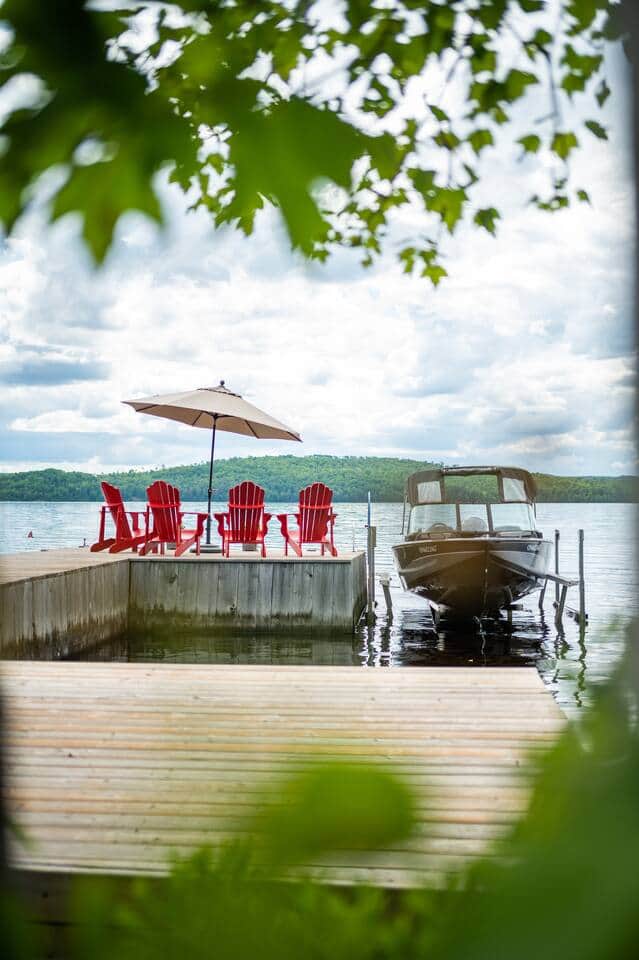 You have access to our grand dock to sunbathe, swim, fish or just sit and gaze. Bring your water toys or boat. You can tie your boat at our dock. Clean beautiful water as 90% of the lake is crown land. 