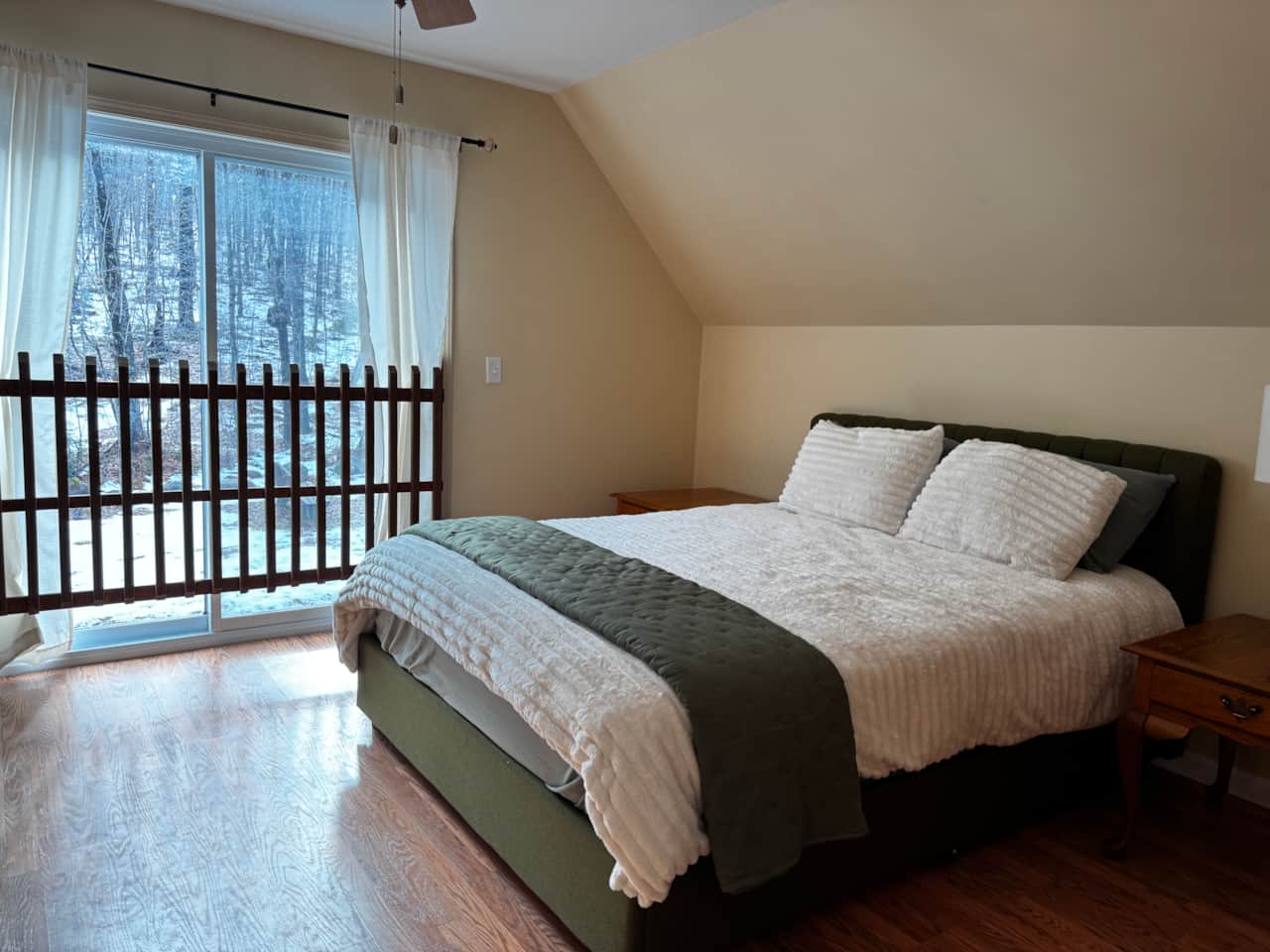 Bedroom #3 - Queen Bed