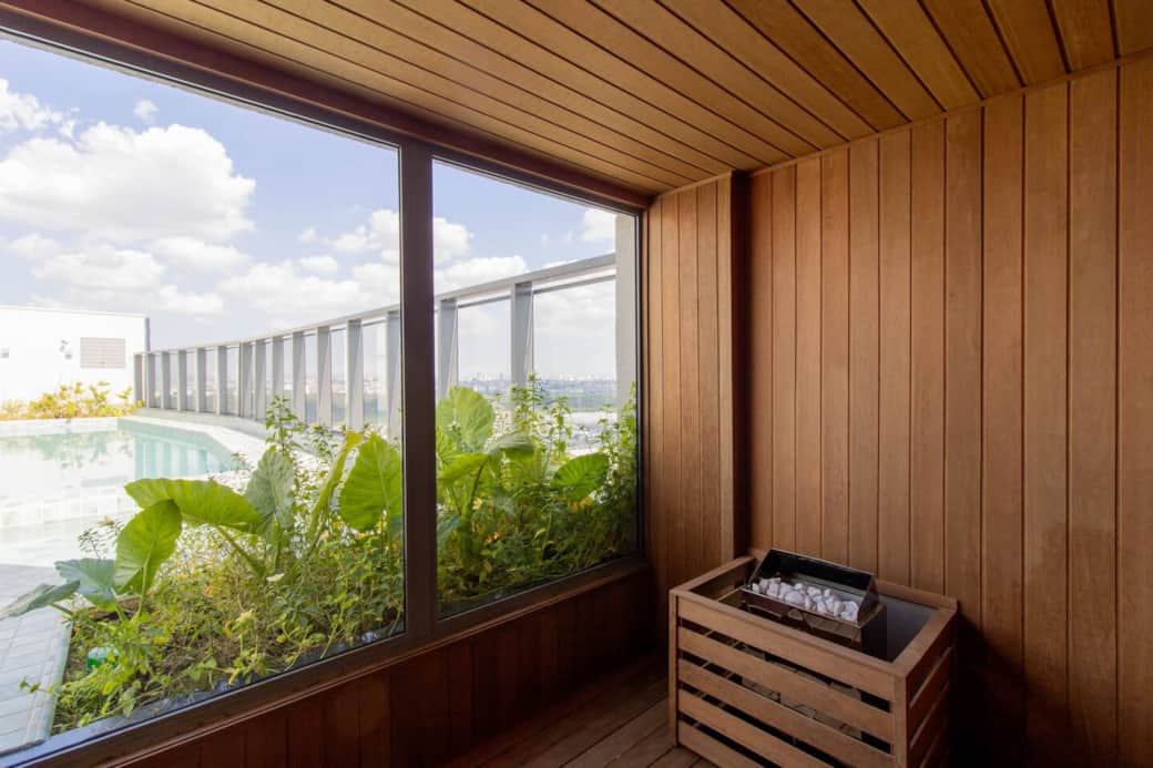 Sauna compartilhada disponível nas áreas comuns do condomínio.