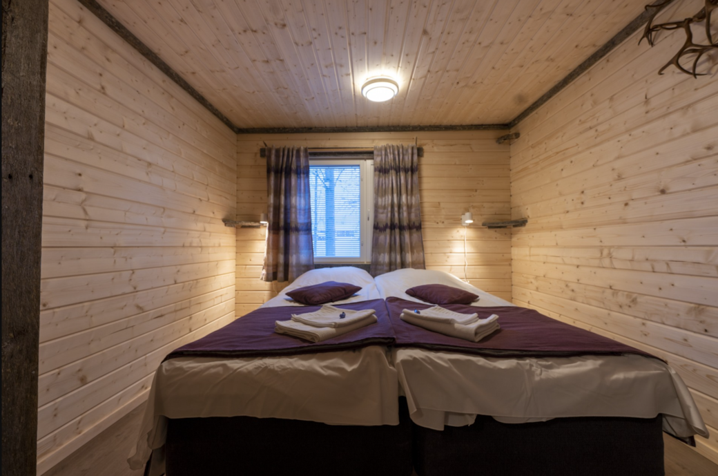 2nd bedroom