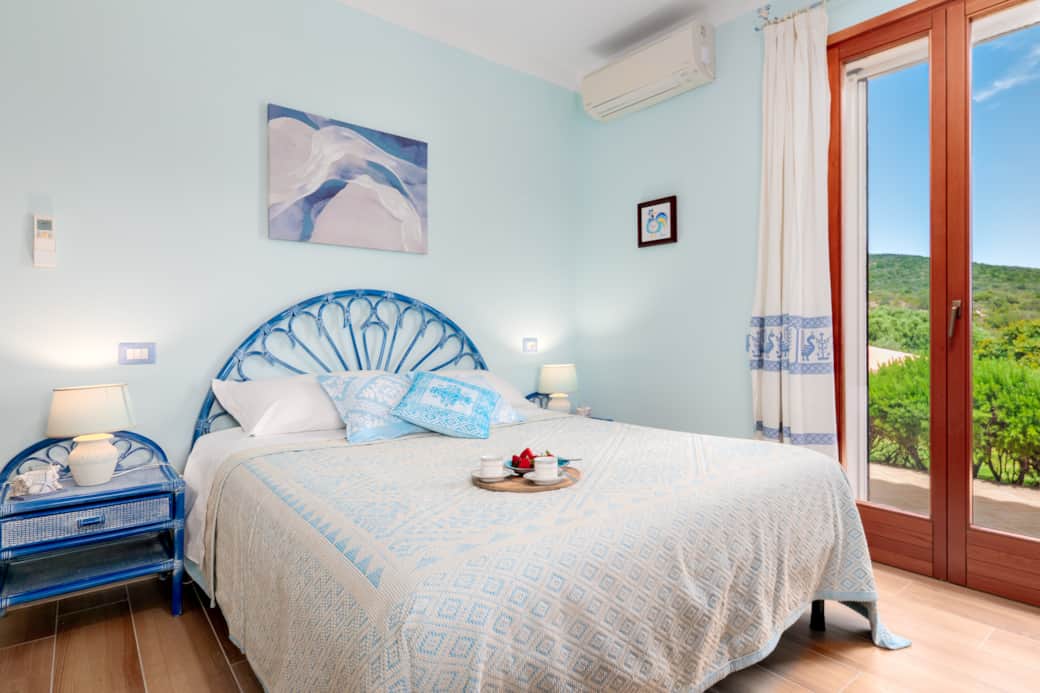 Villa Sardinia double bed