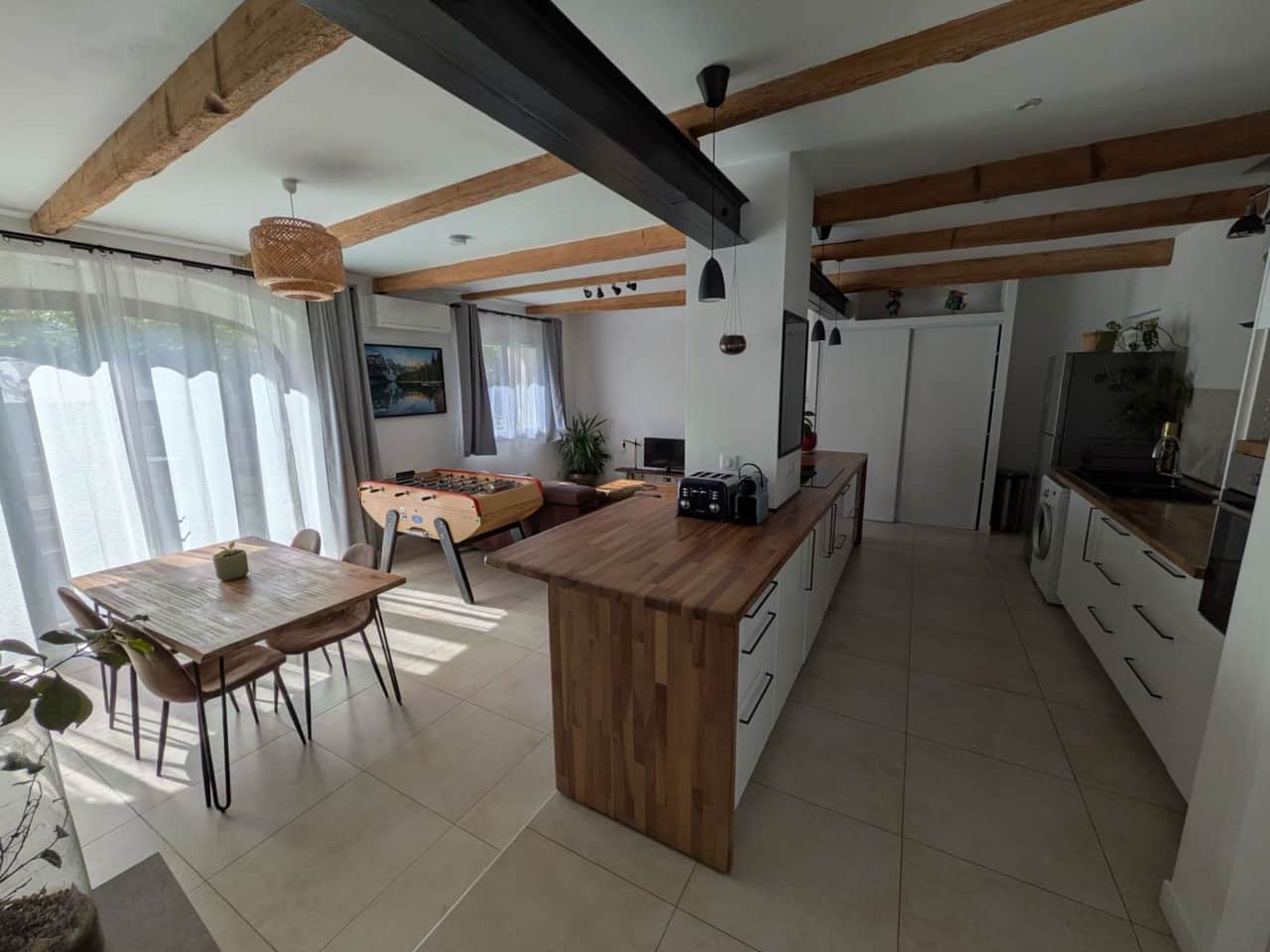 Living area as seen from the kitchen
