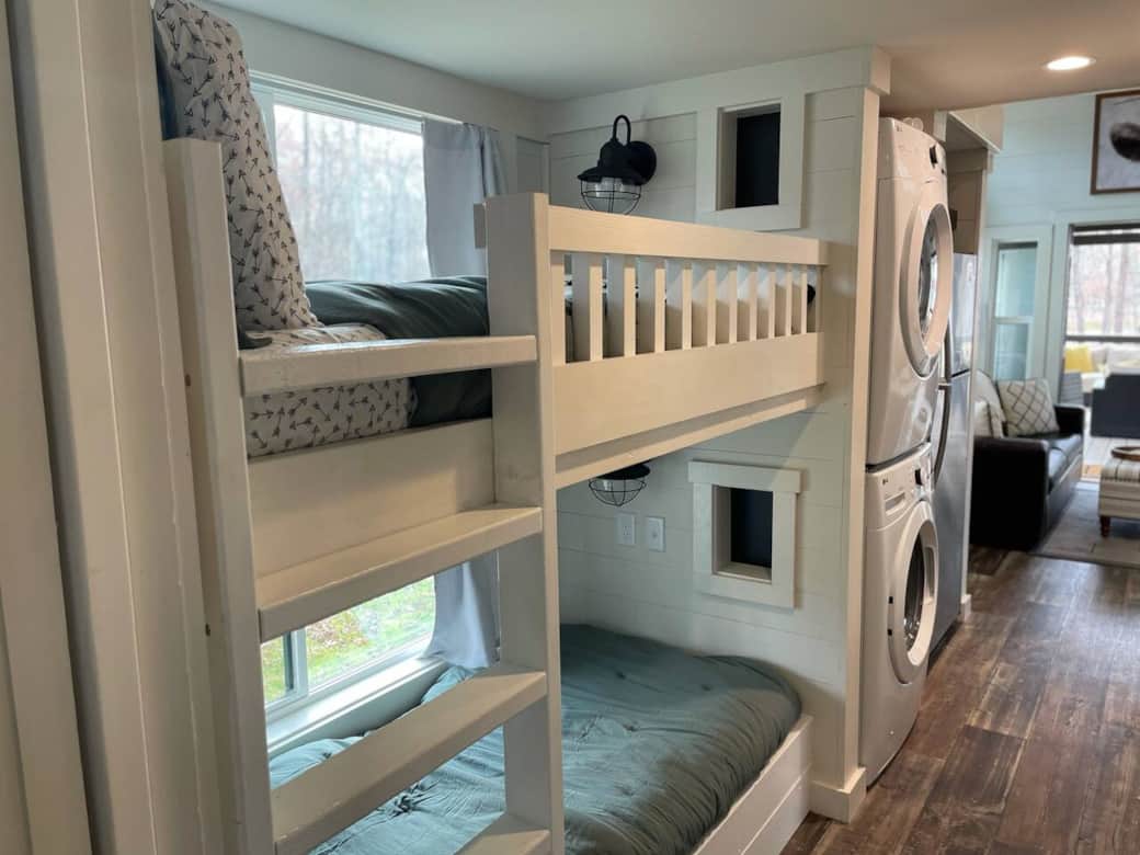Bunkbeds with cubby and reading light