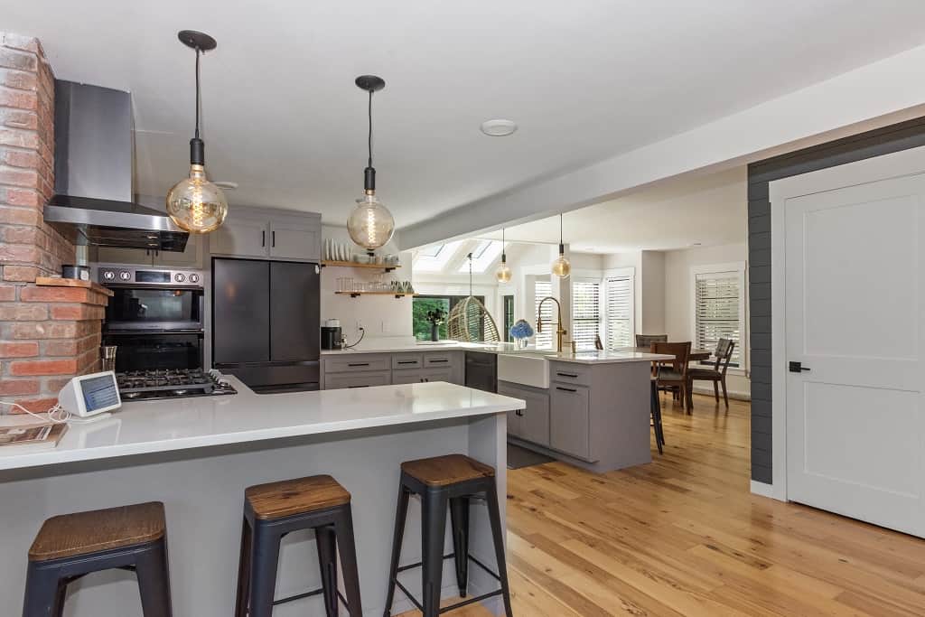 Renovated fully equipped kitchen in a Lisbon CT waterfront home near Norwich. Renovated fully equipped kitchen in a Lisbon CT waterfront home near Norwich.