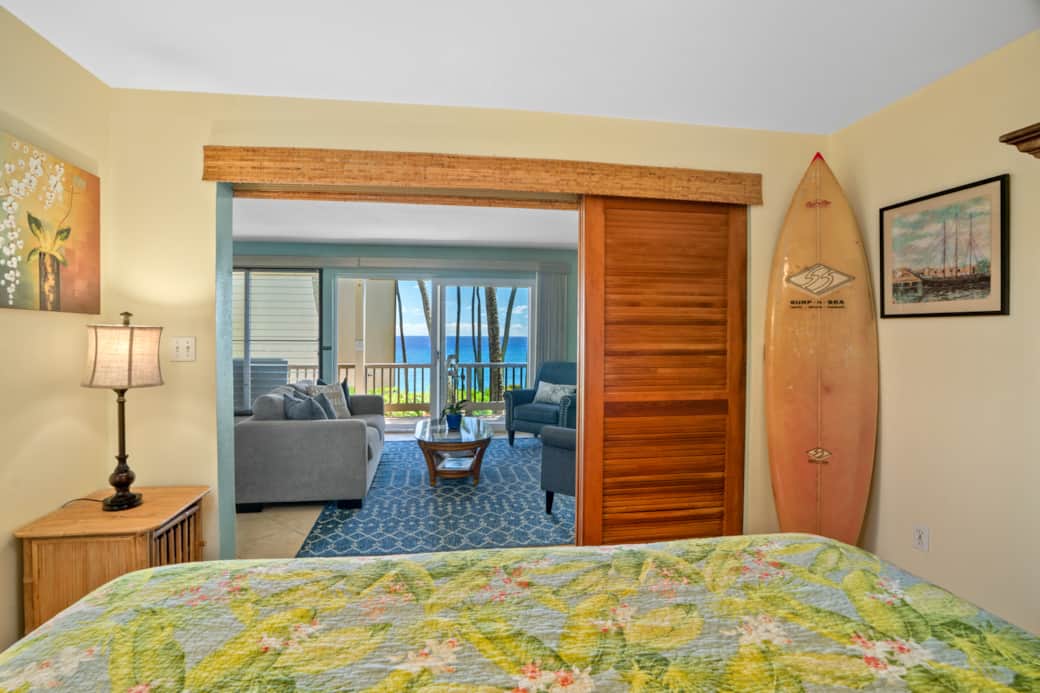 King bed with view King bed with view