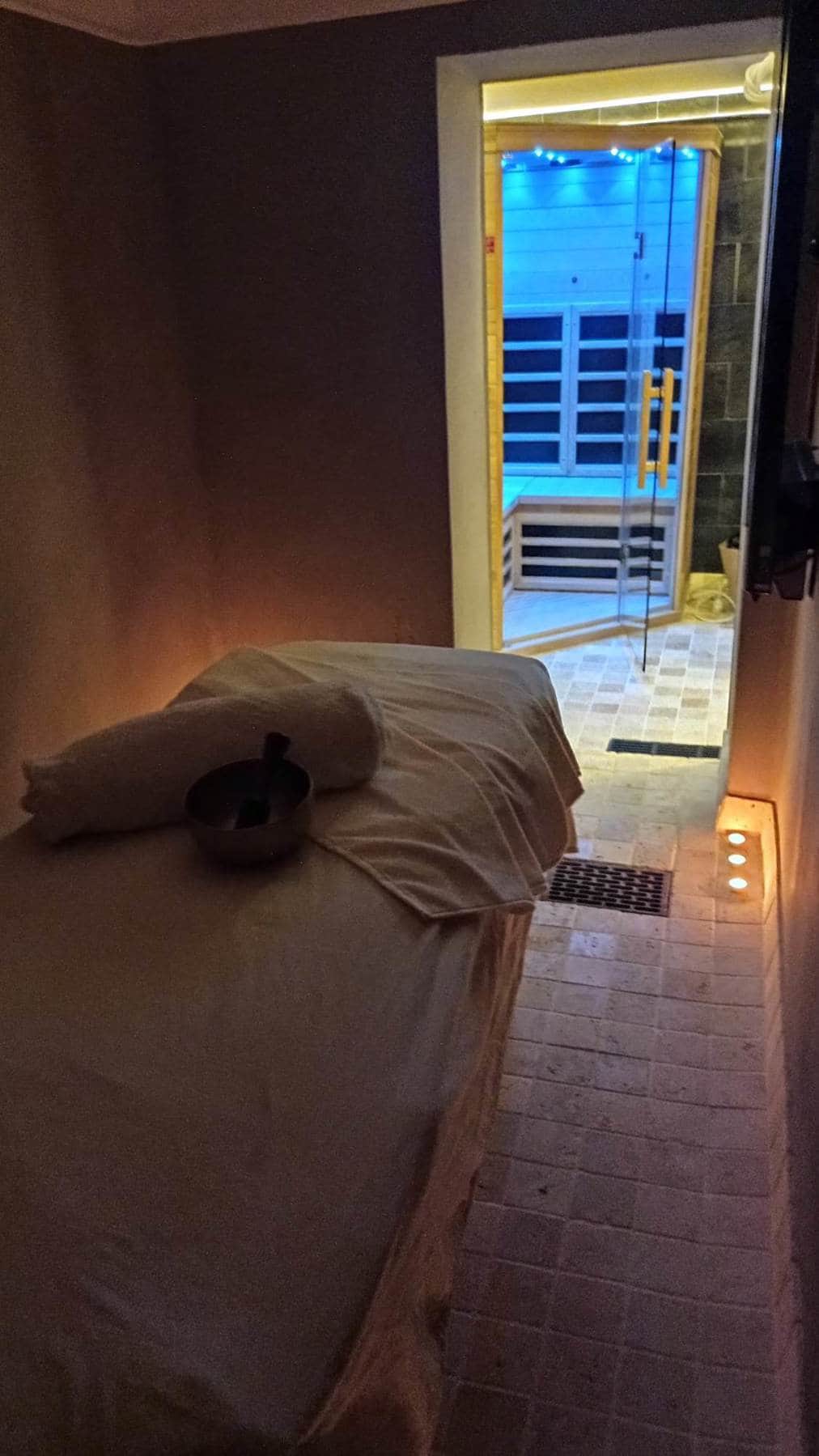 Espace de massage dans une ancienne cuve enterrée