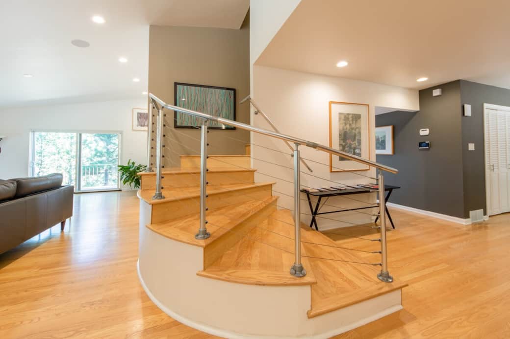 Fab open stairway to second floor