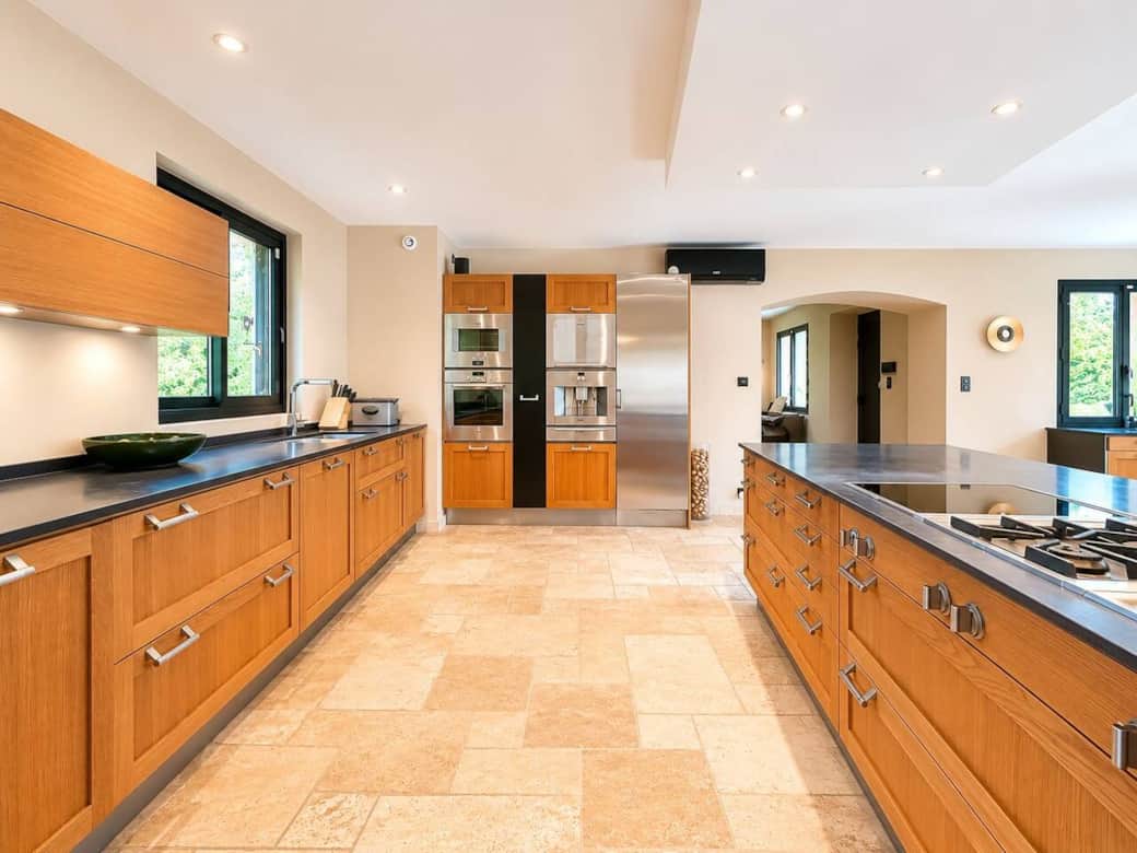 Kitchen, fridge, microwave, oven Kitchen, fridge, microwave, oven