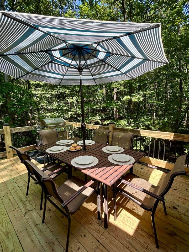 Enjoy meals al fresco
