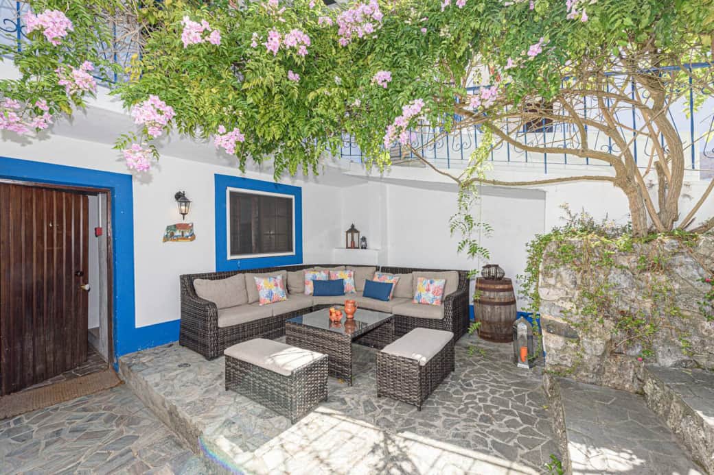 Private entrance area