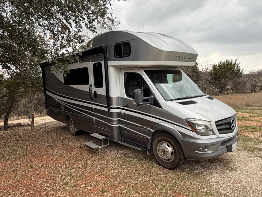 Winnebago Navion Motor Home Lake Godstone