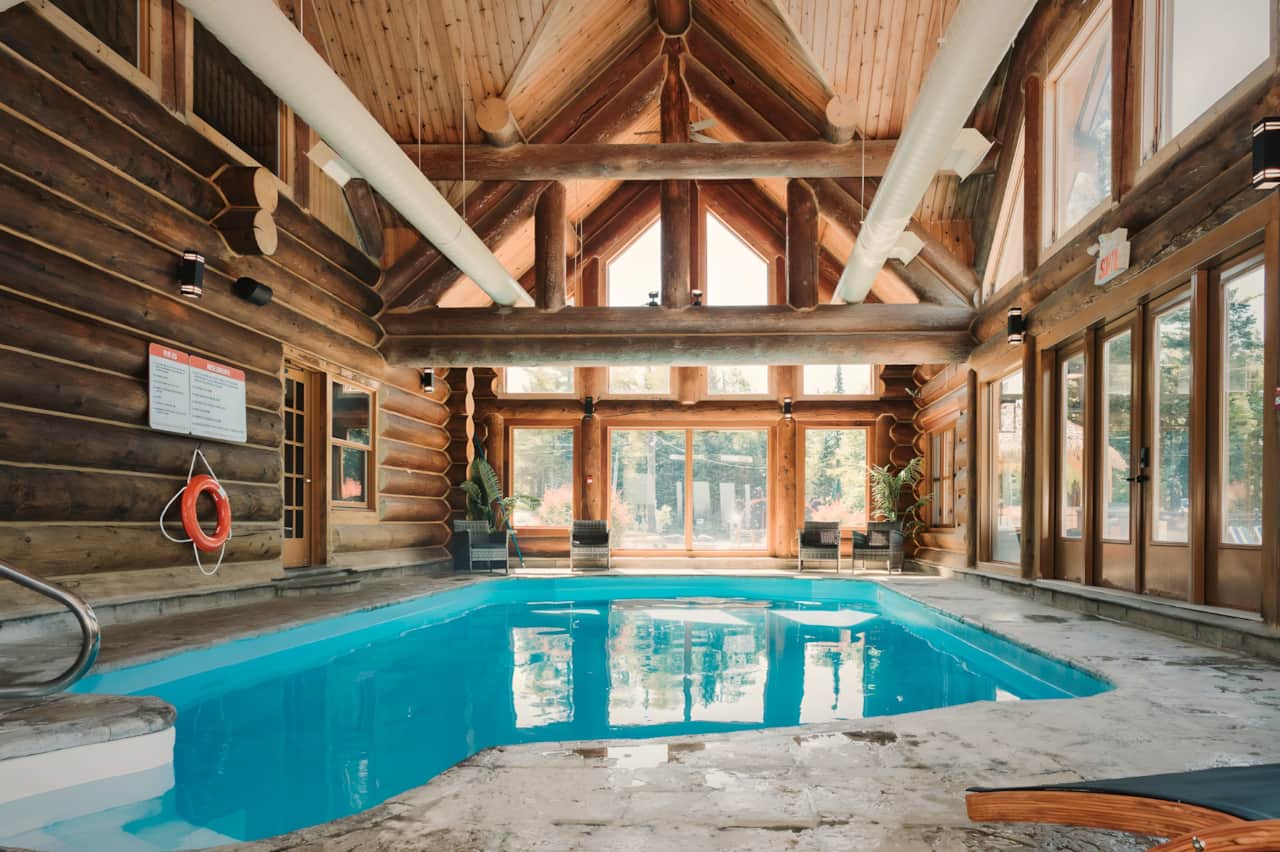 Piscine intérieure chauffée du resort