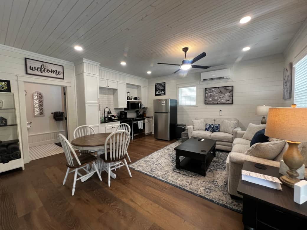 Living room/kitchen
