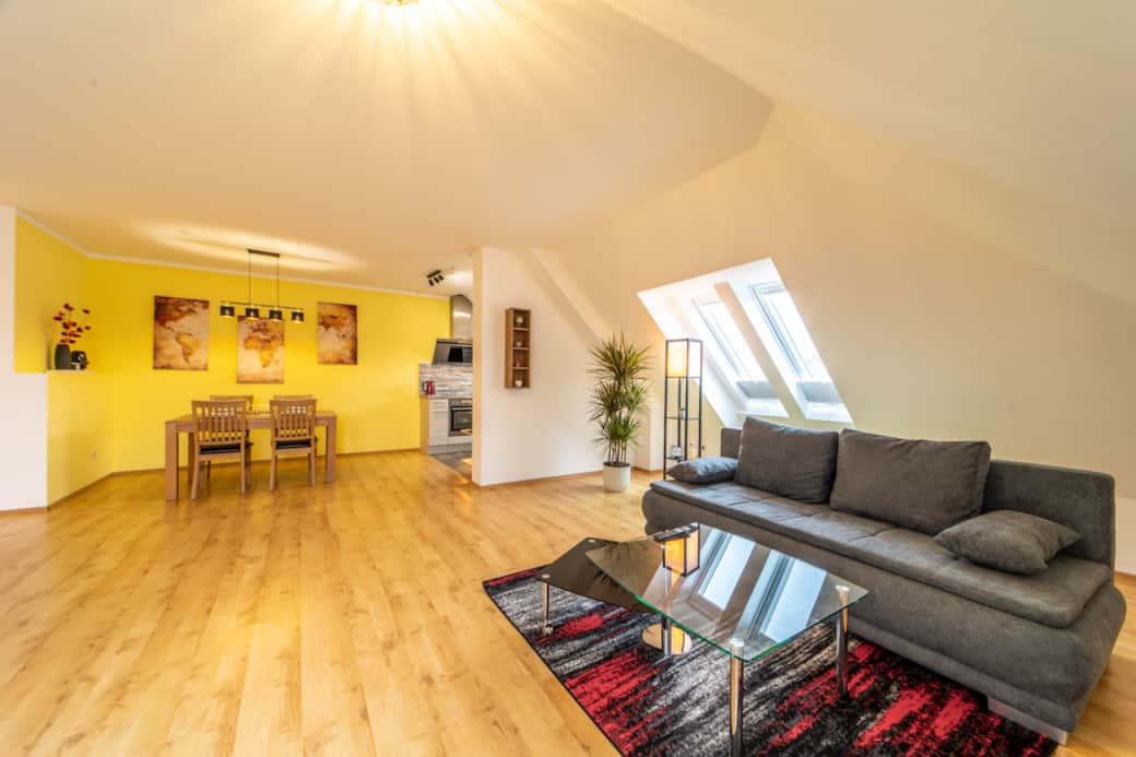 Wohnzimmer mit Essbereich Wohnzimmer mit Essbereich