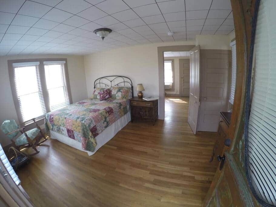 cabin bedroom