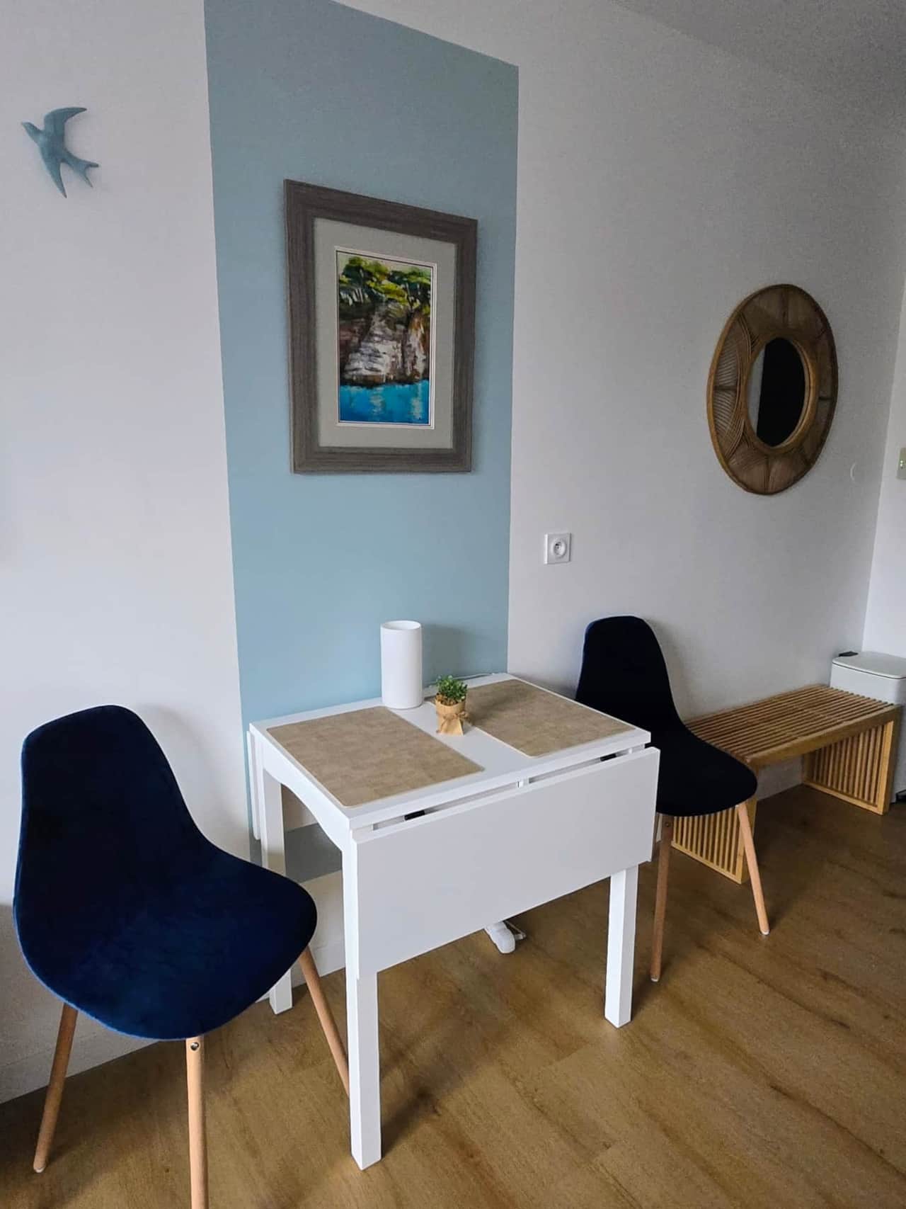 Vue de l'entrée du "Studio Bleu"