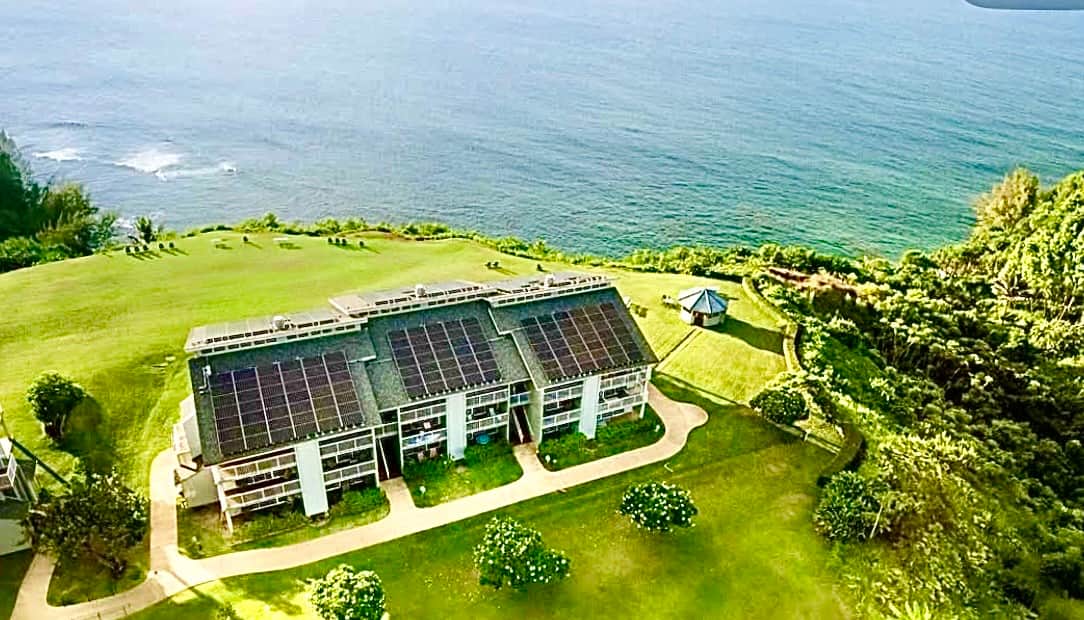 Bird's eye view with water view
