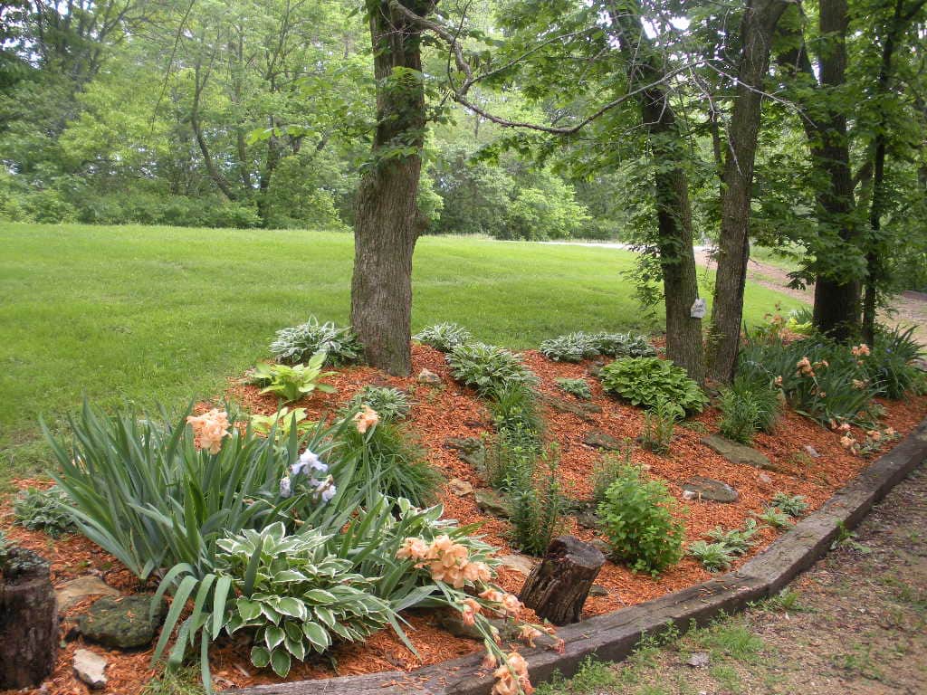 Garden 2, The Galena Log Home, Galena IL - Vacation Rental Home