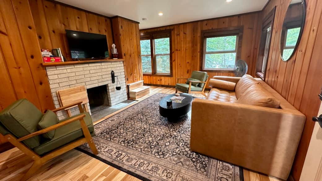 Spacious living room