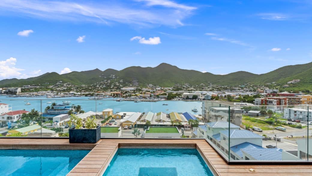 Swimming Pool+Jacuzzi Swimming Pool+Jacuzzi