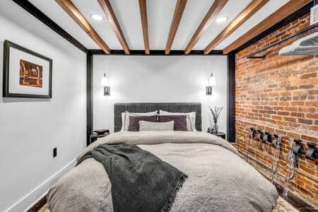 Serta queen bed with luxury linens