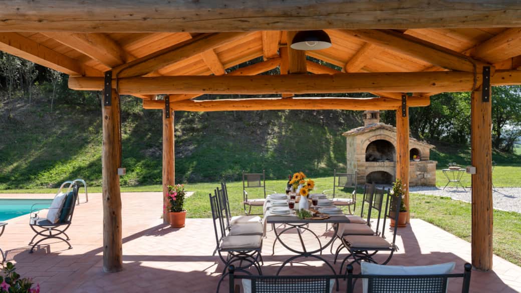 Outdoor Dining Area 