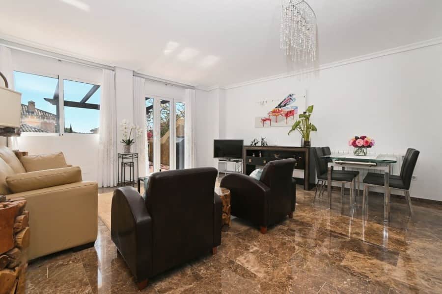 Salon orienté vers la terrasse