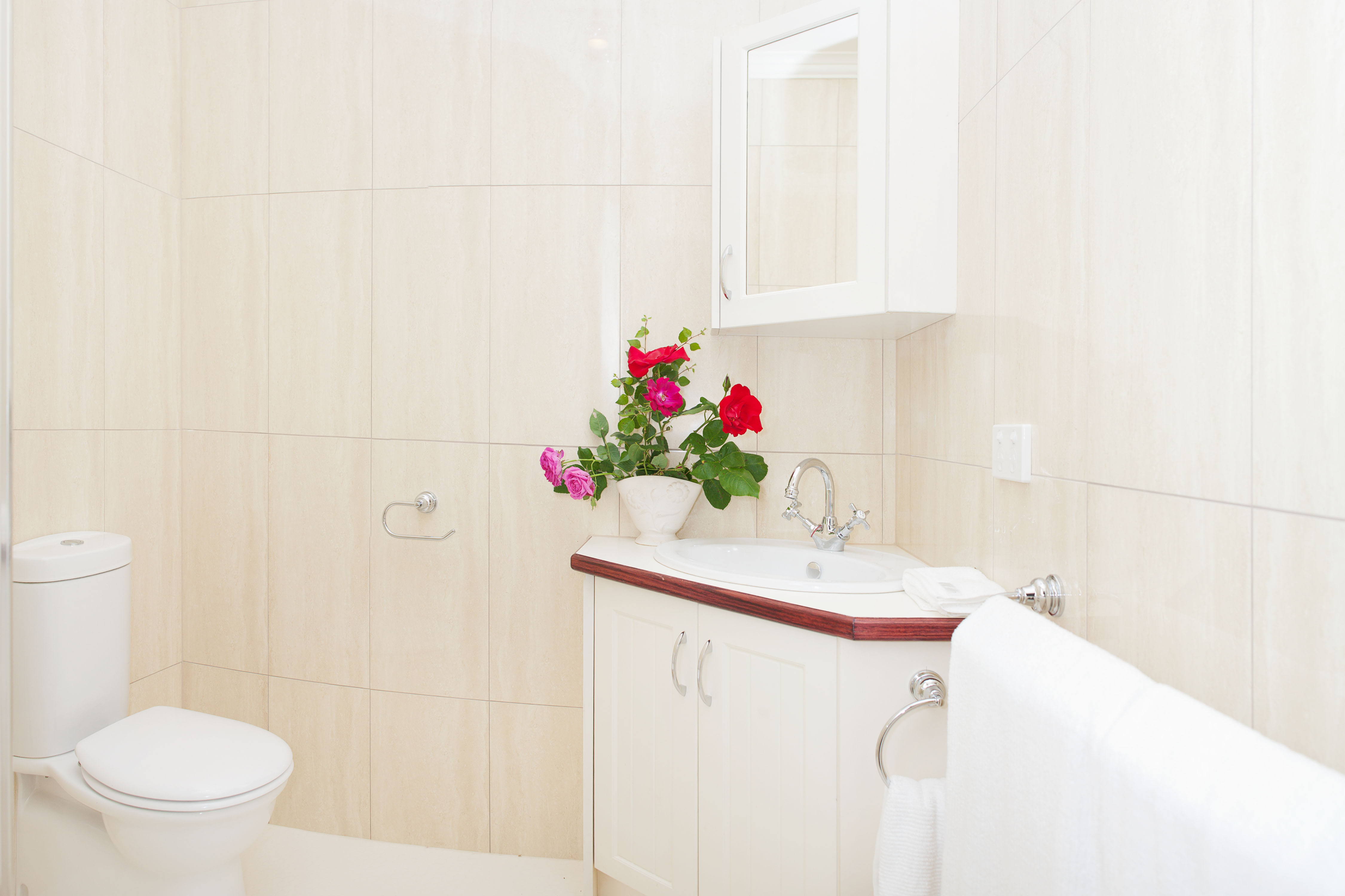 Ensuite bathroom with Master Bedroom 