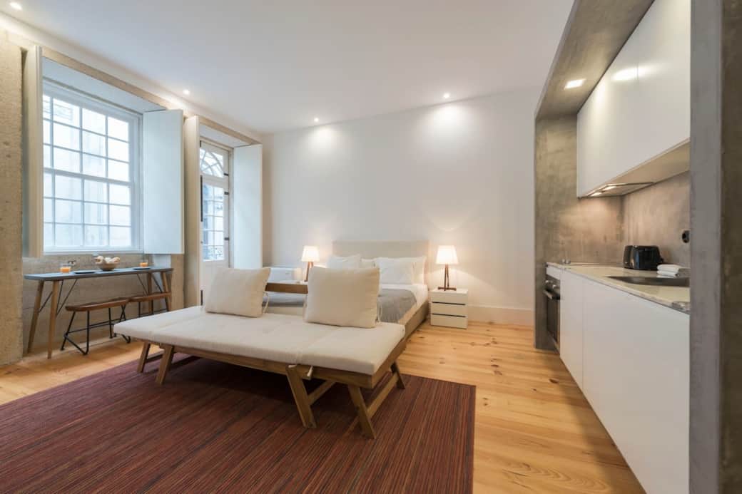 Spacious and cozy main area, perfect for relaxing after exploring Porto. ☕✨ Spacious and cozy main area, perfect for relaxing after exploring Porto. ☕✨