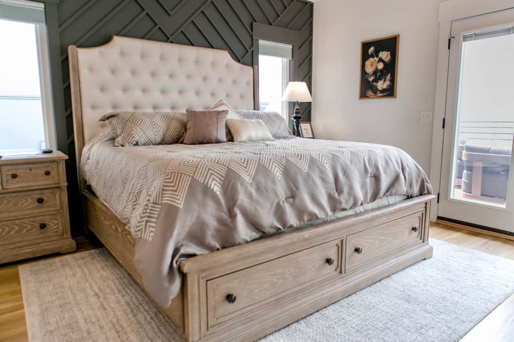 Master Bedroom: King Bed