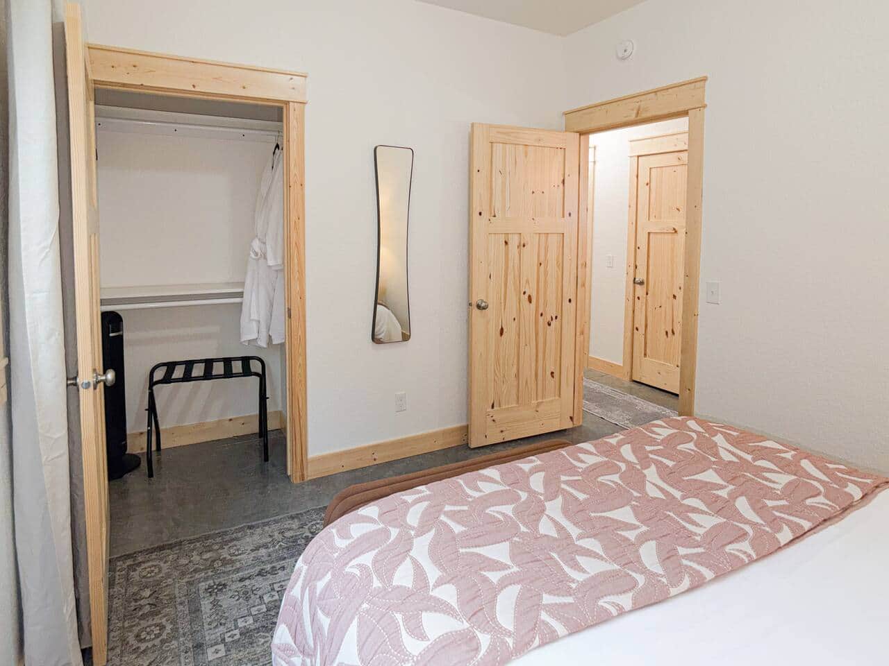 Piñon Home fenced yard