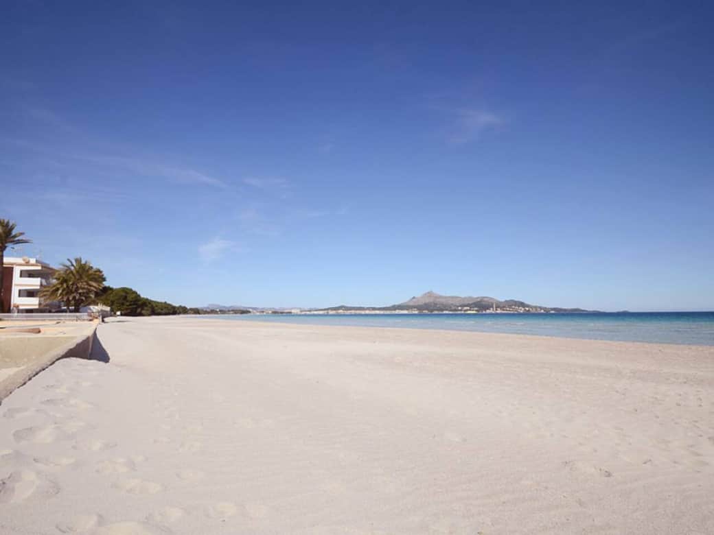 playa enfrente apartamento