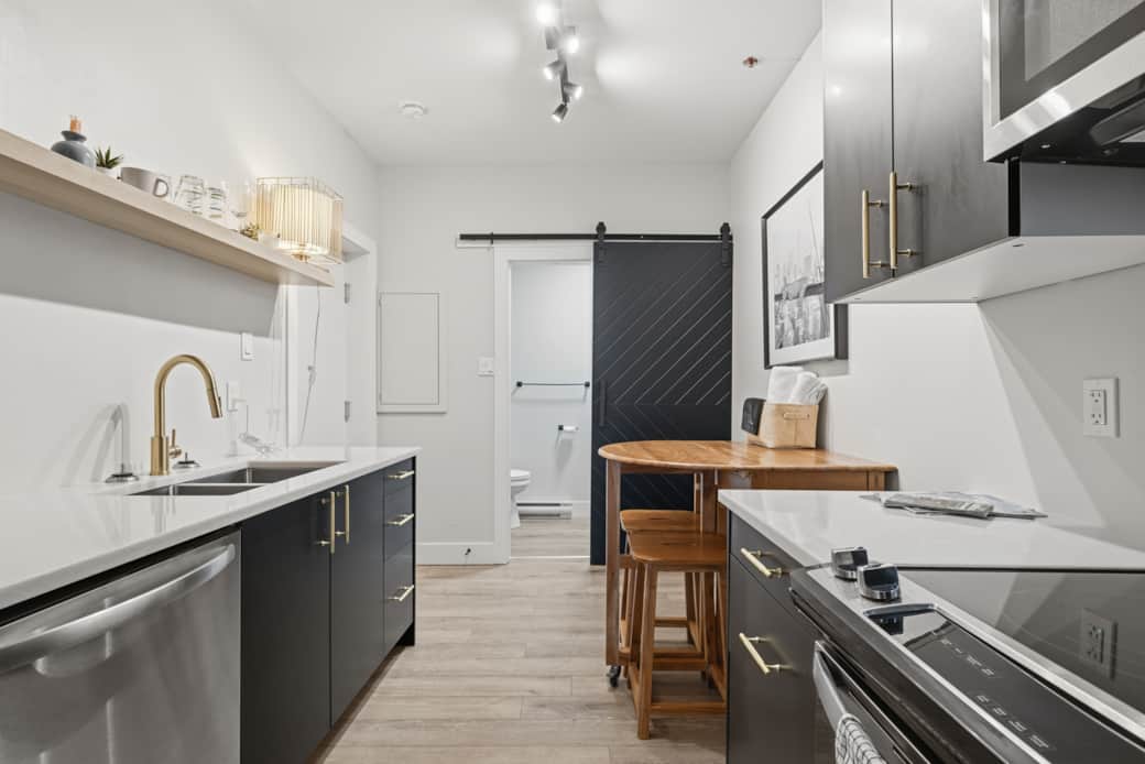 2155 Gottingen St-31 2155 Gottingen St-31