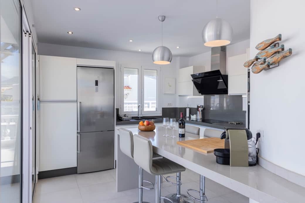 Stylish, fully equipped kitchen for a comfortable self-catering stay Stylish, fully equipped kitchen for a comfortable self-catering stay
