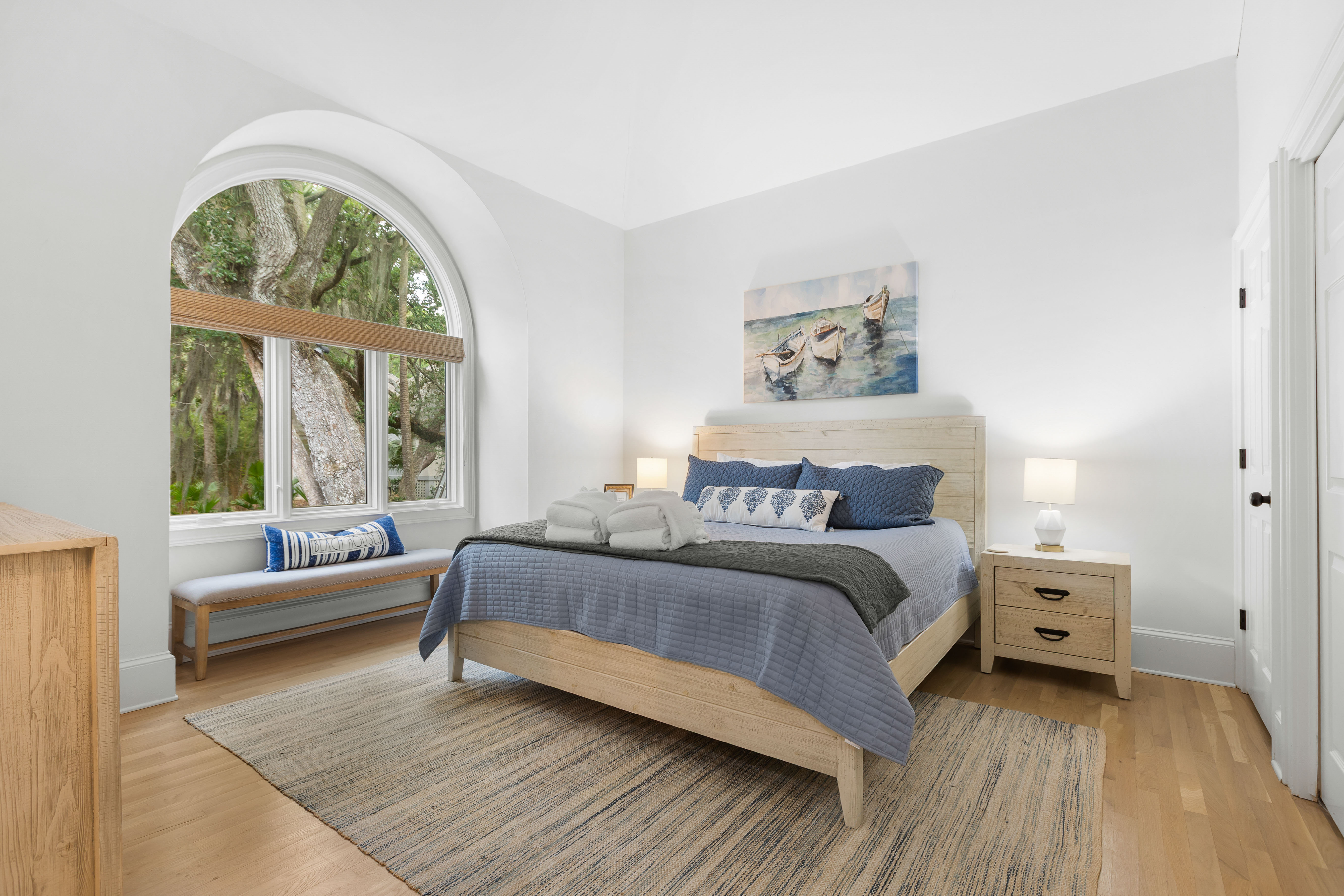 King Bedroom (first floor)