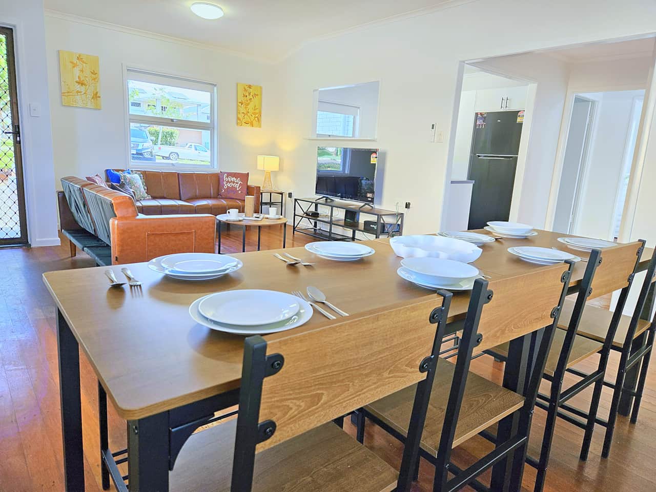 04 dining table