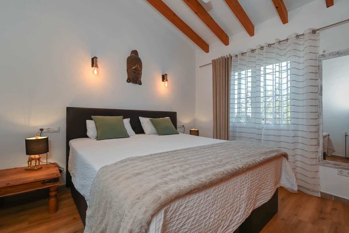 Schlafzimmer 1