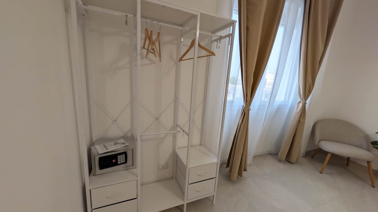 PXL 20260827 165336013