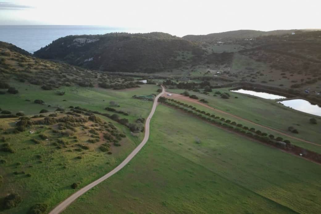 Path from the house to the nearest beach