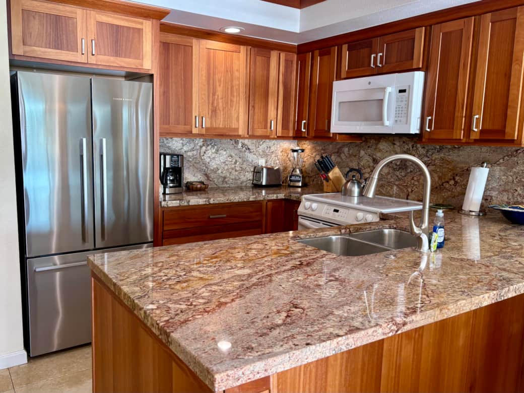Maui Kamaole -Showing off the new refrigerator...Fully equipped and well supplied kitchen