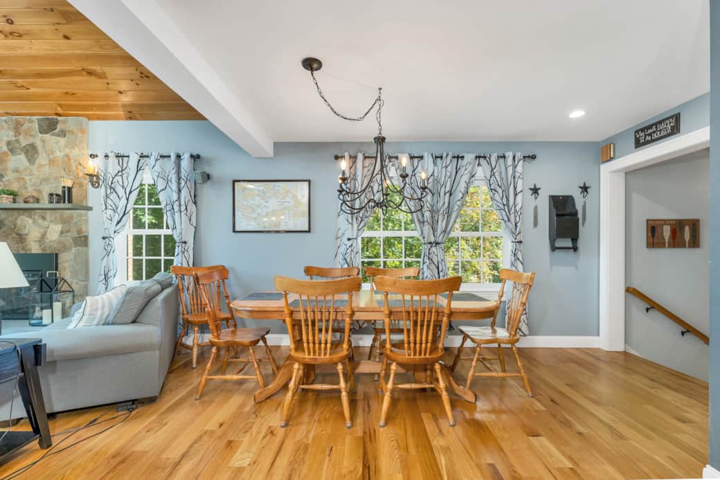 7 Acorn Dr035