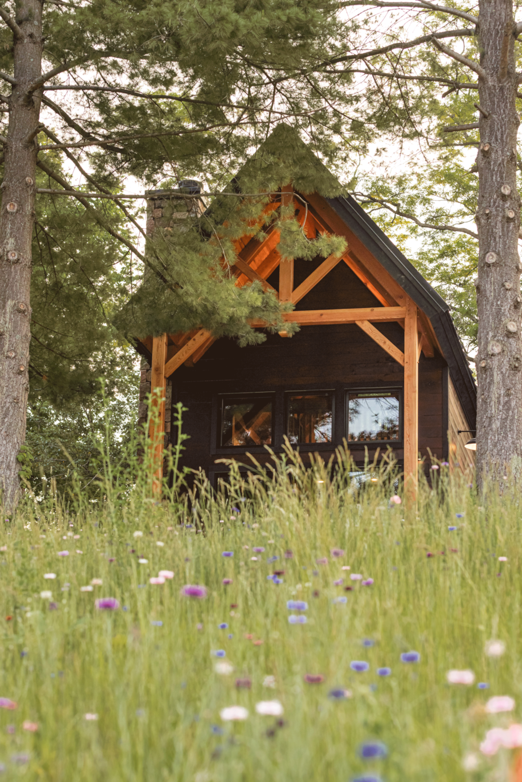 Exterior cabinAA Exterior cabinAA
