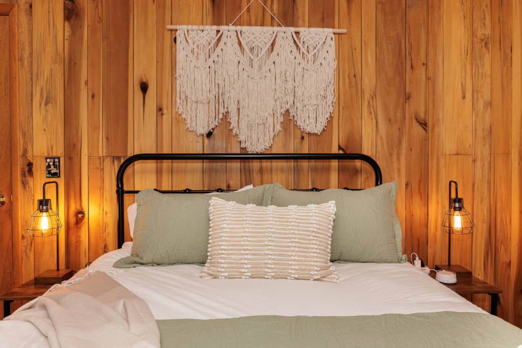 Bedroom Queen Bed Whittier Cherokee BrysonCity Sylva