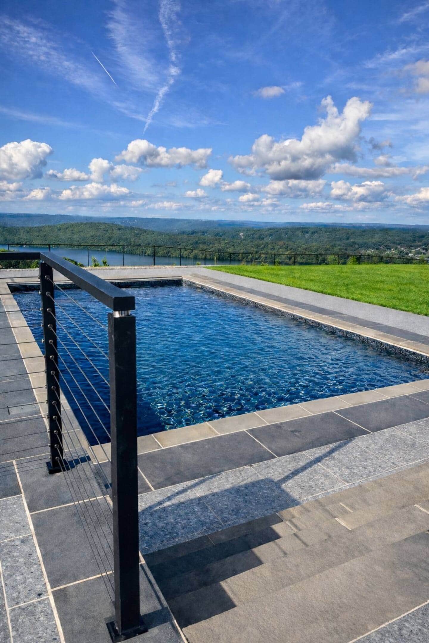 Sleeps 16 ~6 Bedrooms ~5.5 Bathrooms