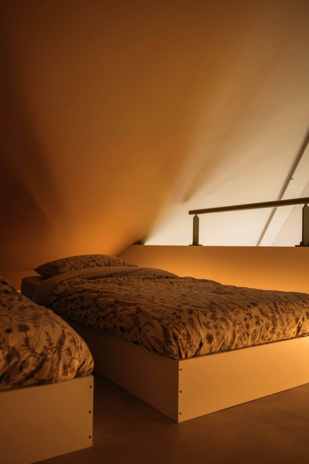 Twee enkele bedden op eerste verdieping