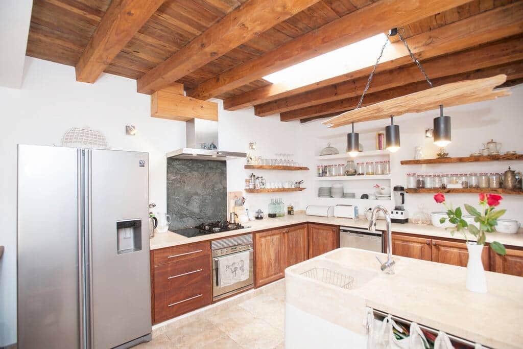 Large Kitchen With American Freezer Large Kitchen With American Freezer