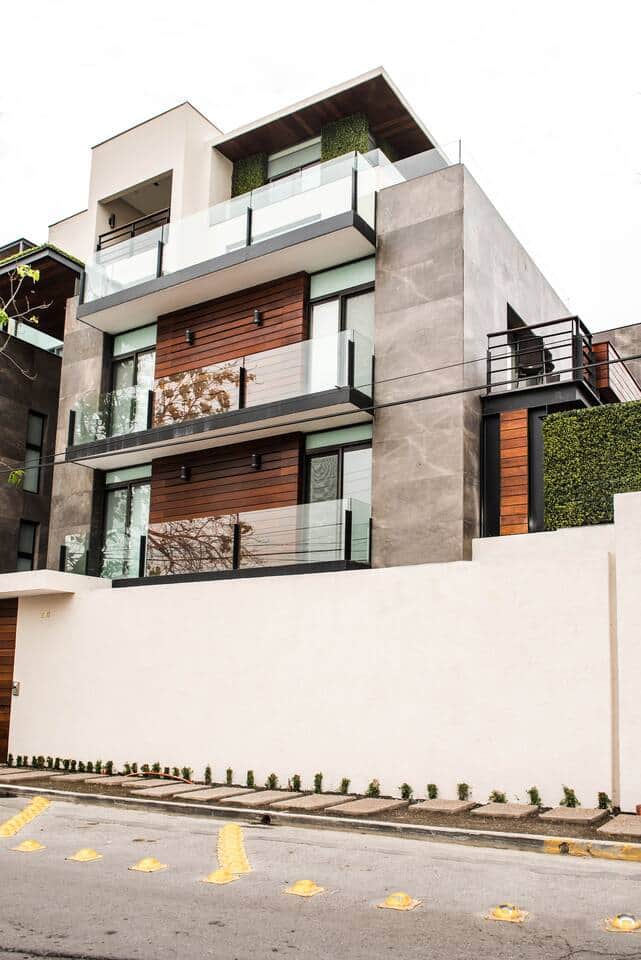 Exterior con terraza y jacuzzi y vista a la ciudad