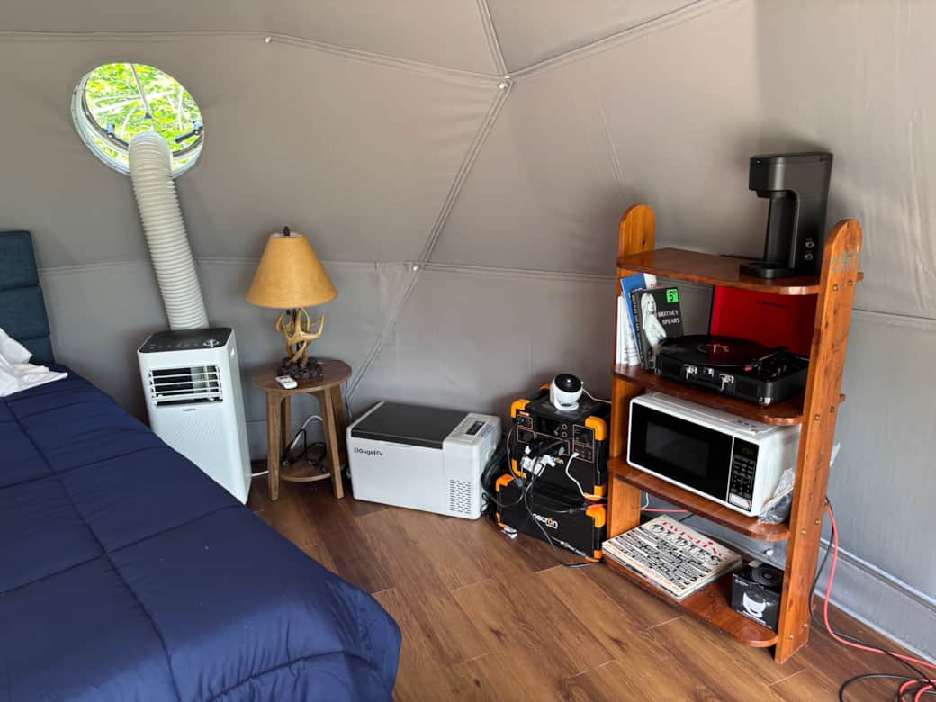 Air conditioning, refrigerator cooler, power station, shelf.