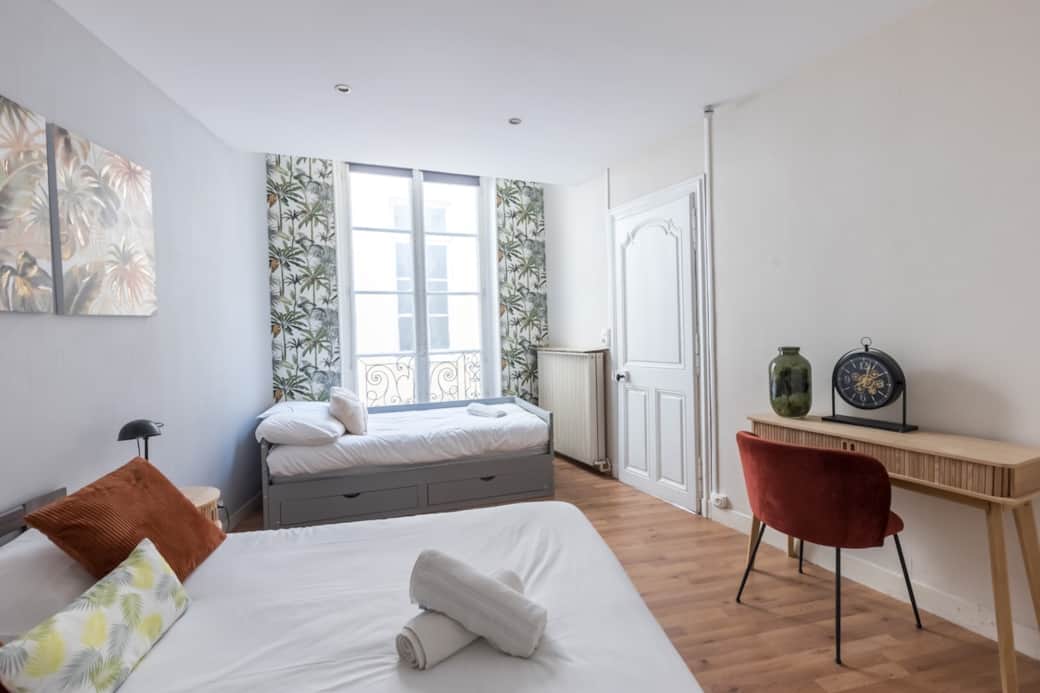 Chambre 4, au 1er étage, avec lit double et lit gigogne dépliant 2 places